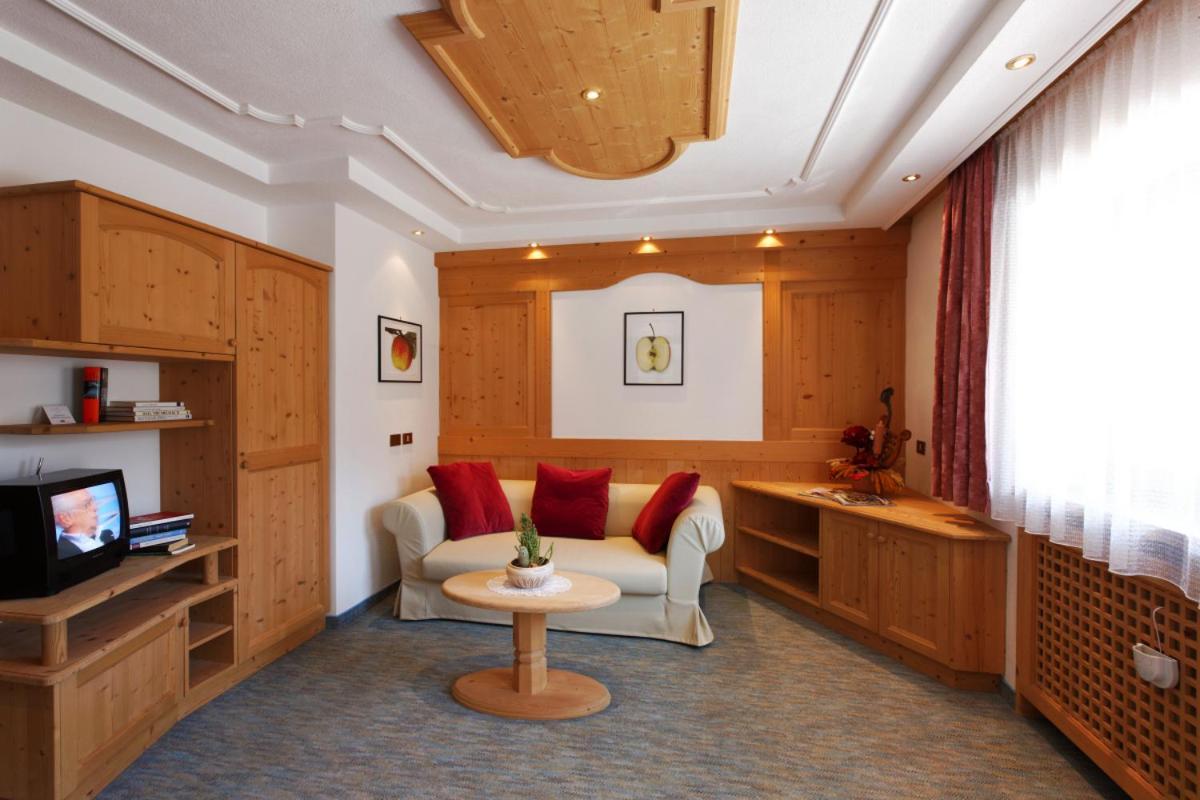 Hotel Ciasa Roby San Cassiano  Zewnętrze zdjęcie