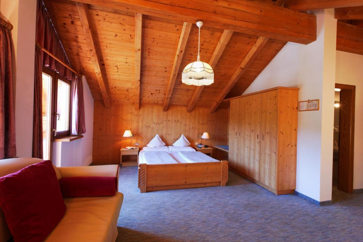 Hotel Ciasa Roby San Cassiano  Zewnętrze zdjęcie
